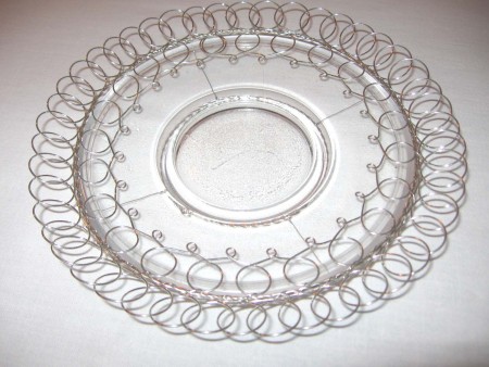 Odrátovaný průhledný talířek I